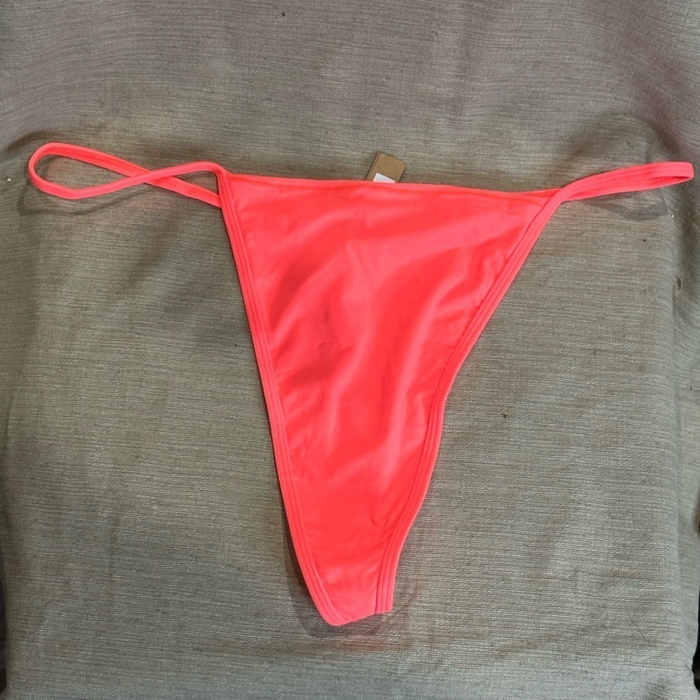 Nwt Skims Limited Edition color: Nectarine - Fits Everybody Thong Panty Sz 4X
